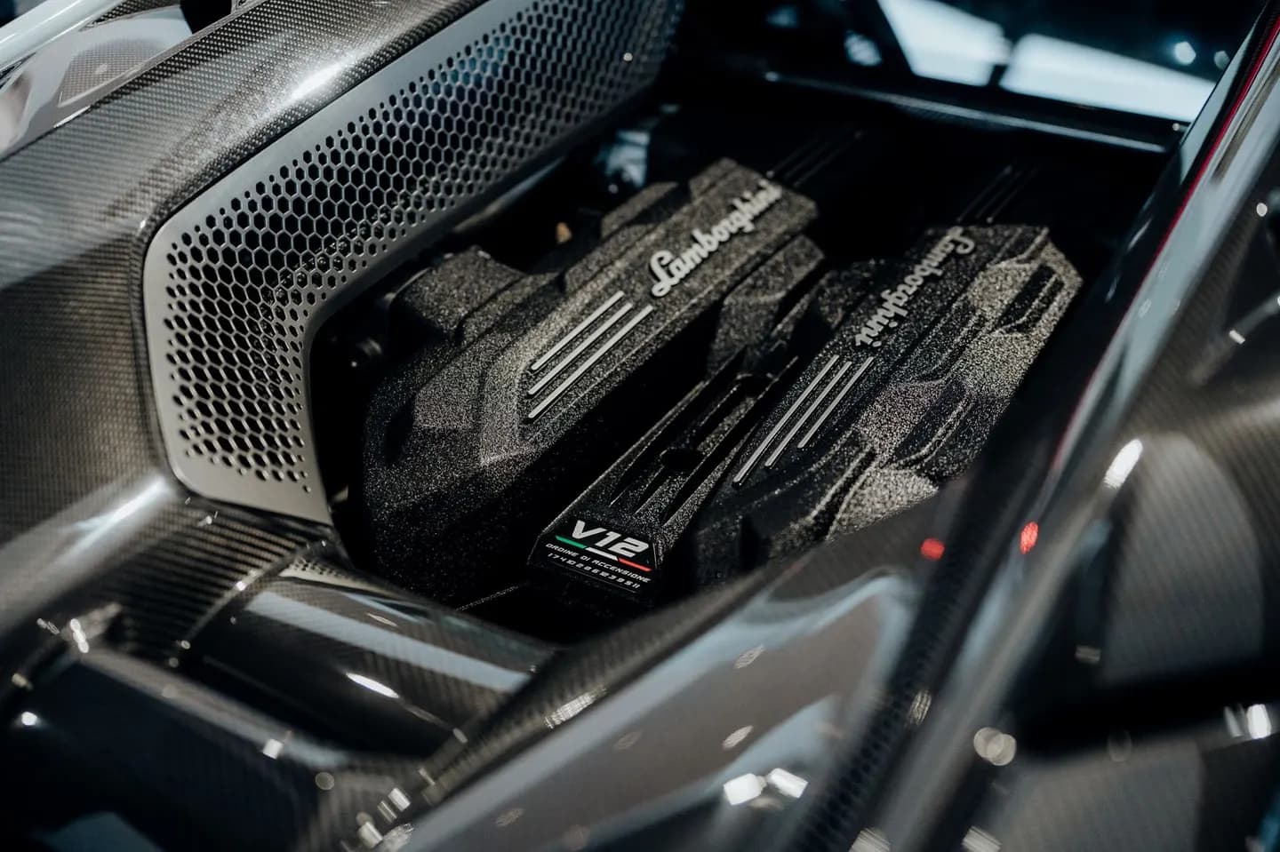 Lamborghini Revuelto *Full Carbon*Racing Seats*Grigio HAITI* – Bild 15