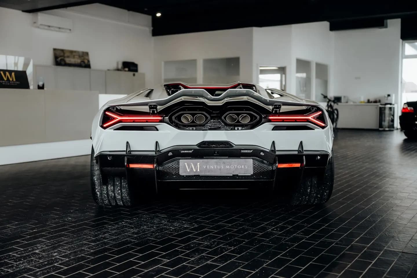 Lamborghini Revuelto *Full Carbon*Racing Seats*Grigio HAITI* – Bild 6