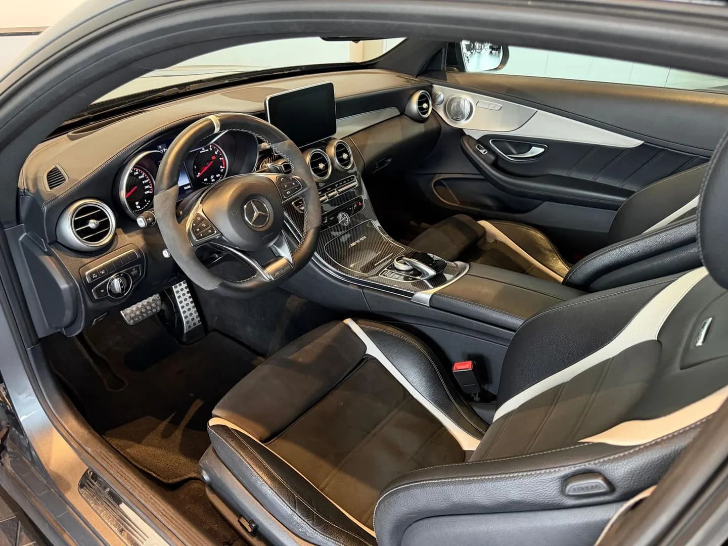 Mercedes-Benz C 63 AMG S Coupe*HUD*Carbon*Night*PANO*BRD* – Bild 11