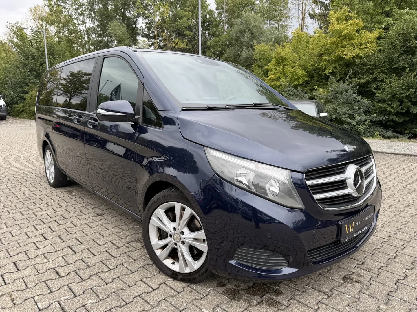 Mercedes-Benz V 250 d Lang Edition *Distronic*Kamera*Standhei* – Bild 3