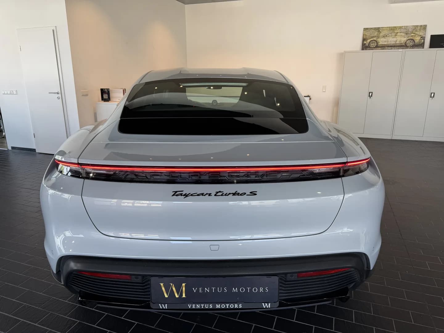 Porsche Taycan Turbo S *PCCB*HUD*Pano*Burmester* – Bild 6