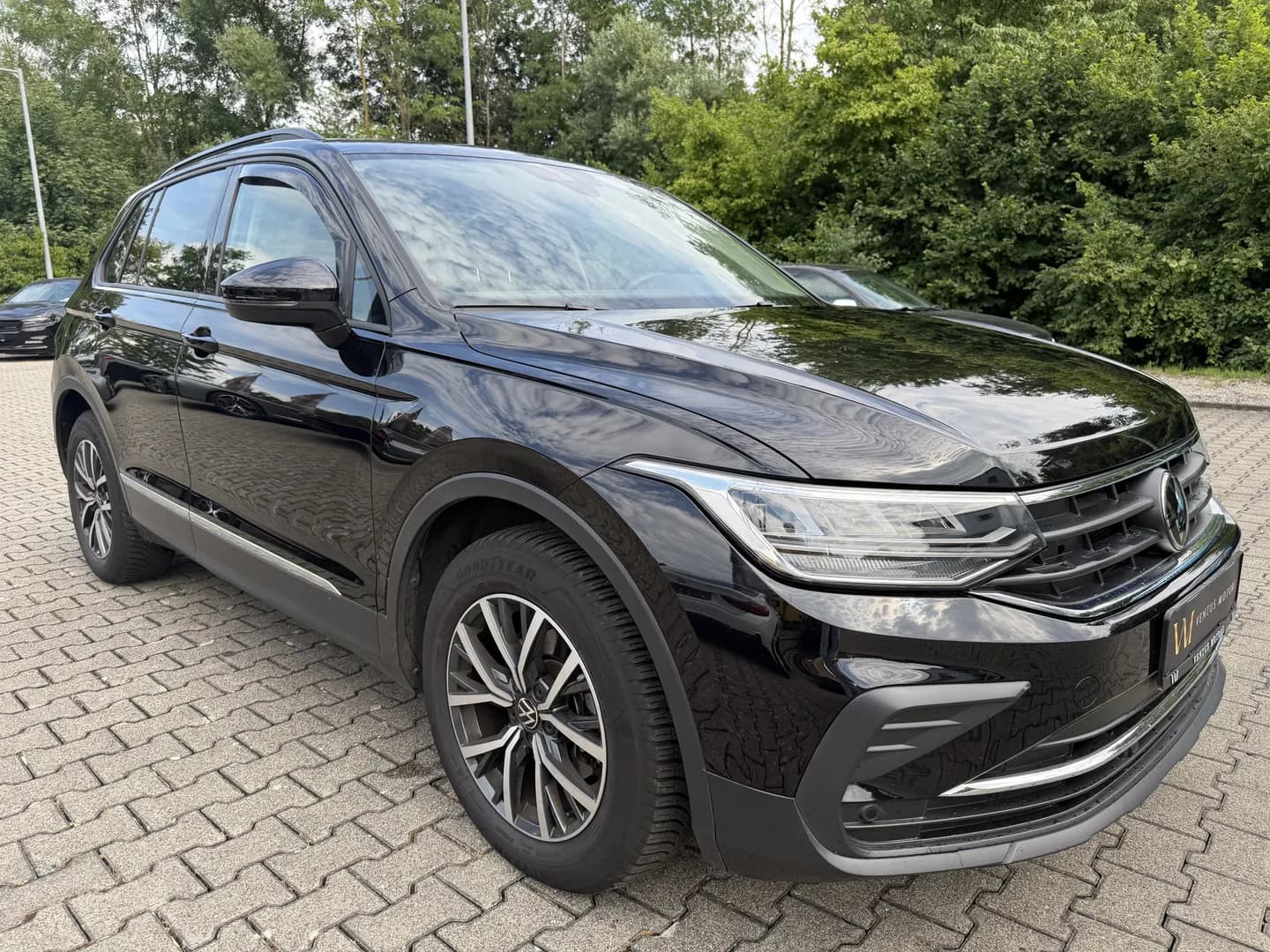 VW Tiguan LIFE*WINTERPAKET*PERLEFFEKT*AHKSCHWENK*BT – Bild 7