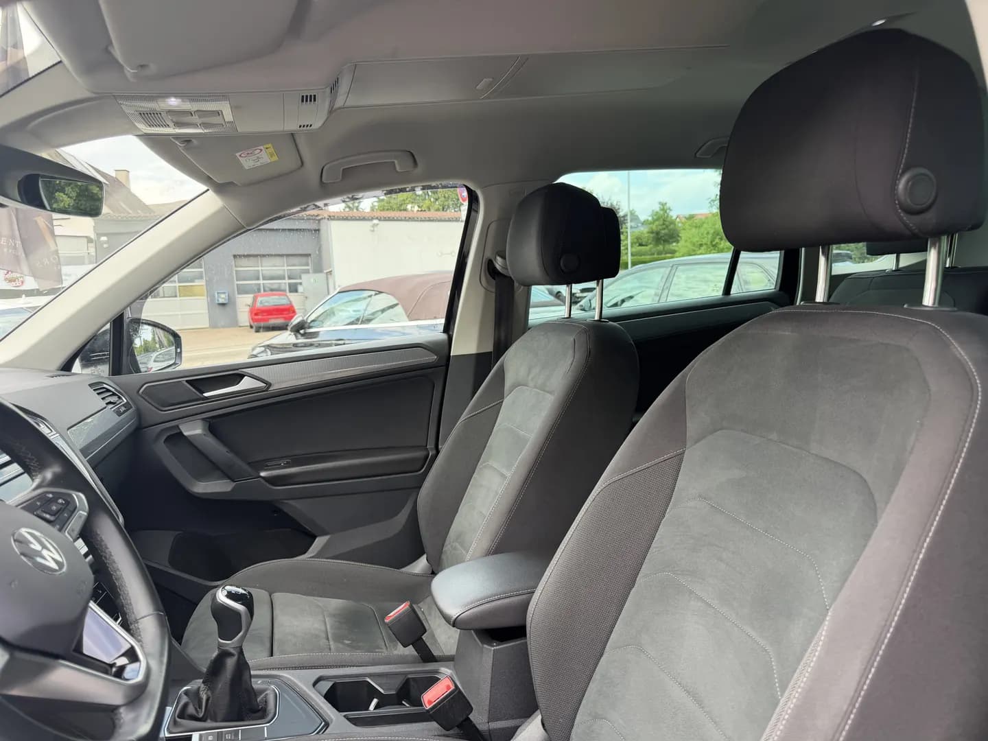 VW Tiguan LIFE*WINTERPAKET*PERLEFFEKT*AHKSCHWENK*BT – Bild 9