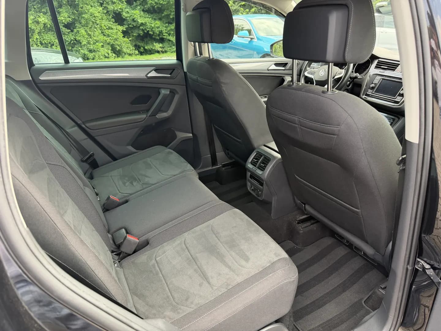 VW Tiguan PERLEFFEKT*MASSAGE*LENKRADHEIZBAR*CARGO* – Bild 12