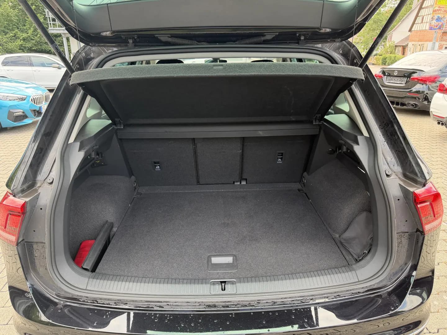 VW Tiguan PERLEFFEKT*MASSAGE*LENKRADHEIZBAR*CARGO* – Bild 15
