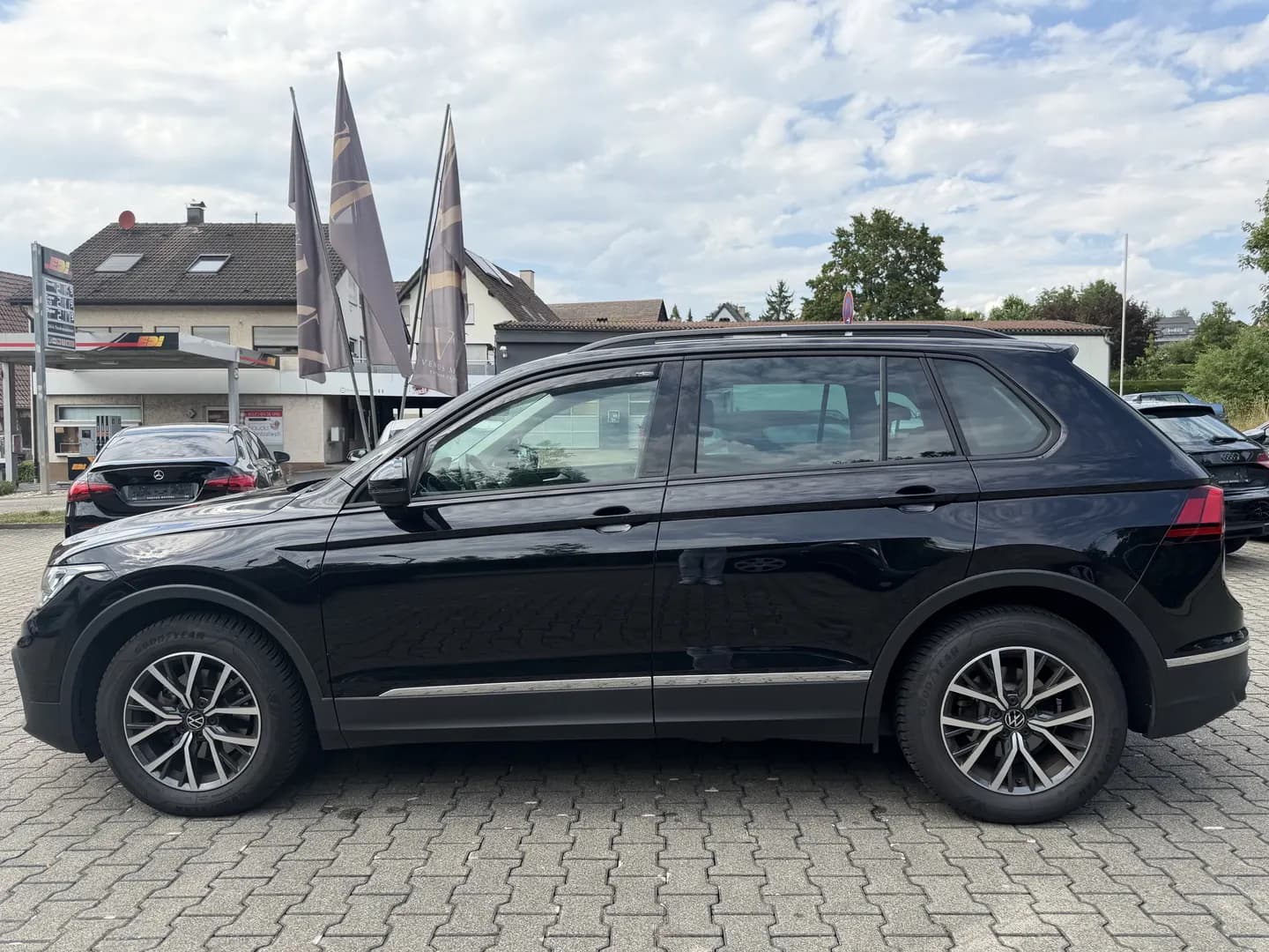 VW Tiguan PERLEFFEKT*MASSAGE*LENKRADHEIZBAR*CARGO* – Bild 7