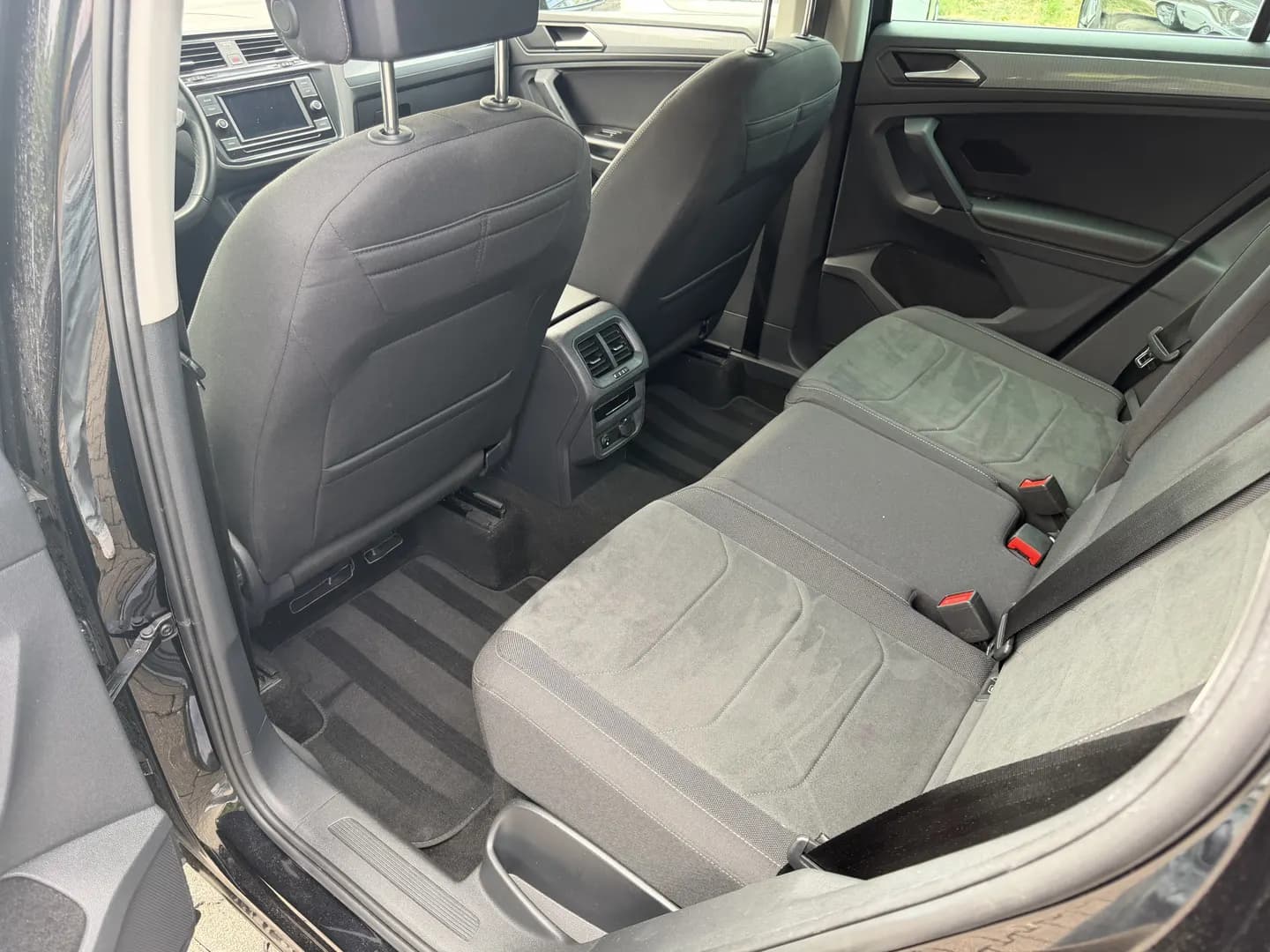 VW Tiguan PERLEFFEKT*MASSAGE*LENKRADHEIZBAR*CARGO* – Bild 10