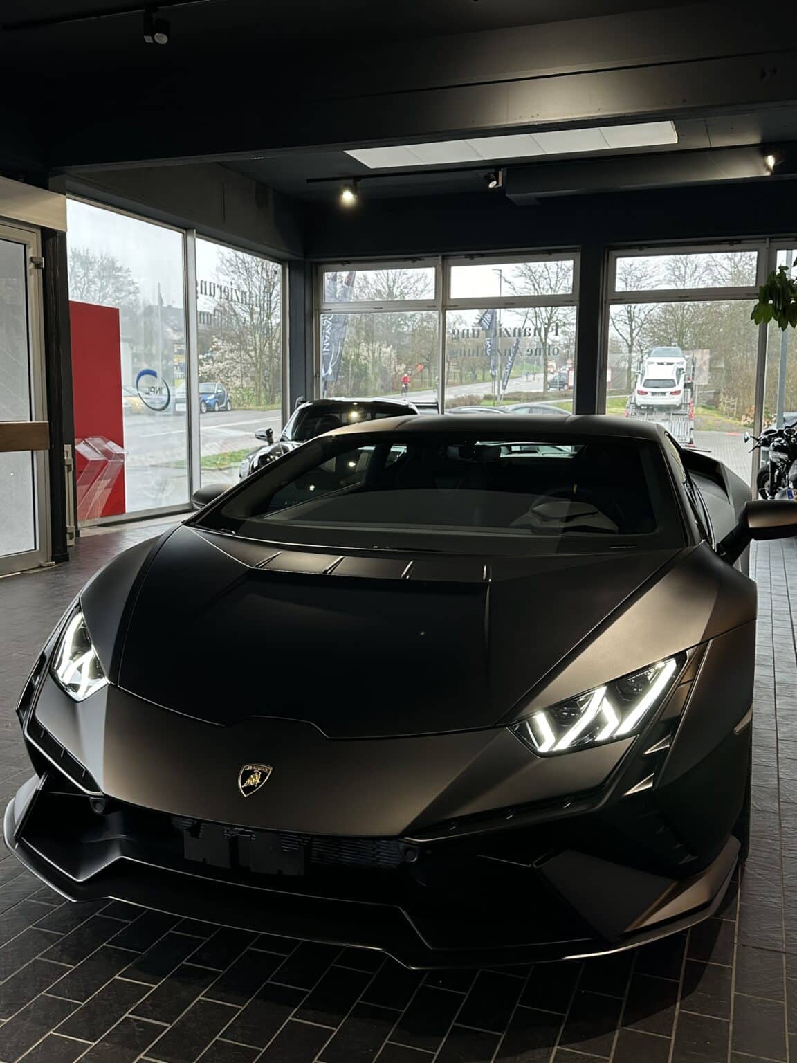 Luxus Autohaus Marzahn Gmbh Ebenbild